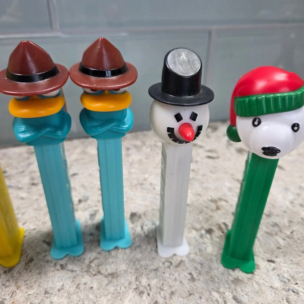 Hello Kitty PEZ Plush Toy PEZ Dispensers‎ Snowman Reindeer Pineapple Assortment